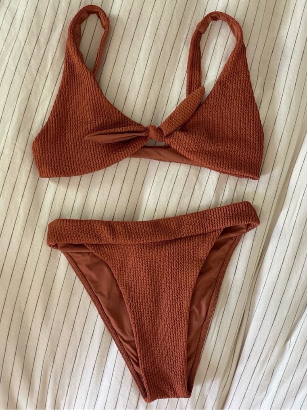 Monday Swimwear Portugal Top & Antigua bottoms Clay Crinkle - Picture 3 of 3